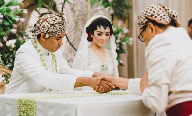Nikah akad ijab pernikahan penghulu qabul acara doa menikah bacaan khutbah sederhana proses resepsi ketika dokumen sah atau kua baik Menikah itu harus siap apa saja?