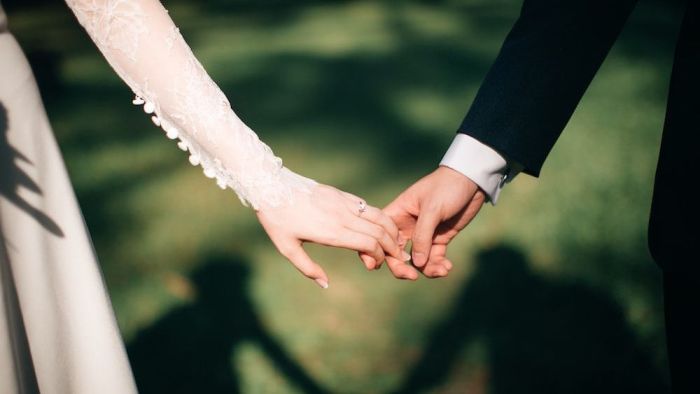 Nikah buku kartu surat atau isinya pernikahan isi agama tanggal kua kristen kembali layanan akad dibuka wanita perbedaan menikah bedanya