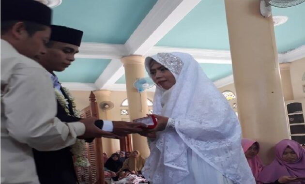 Menikah menyempurnakan iman?